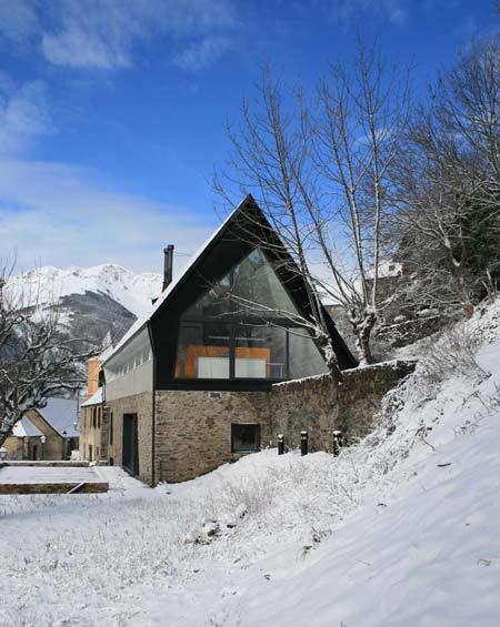 Maison dans les Pyrénées par Cadaval & Solà-Morales